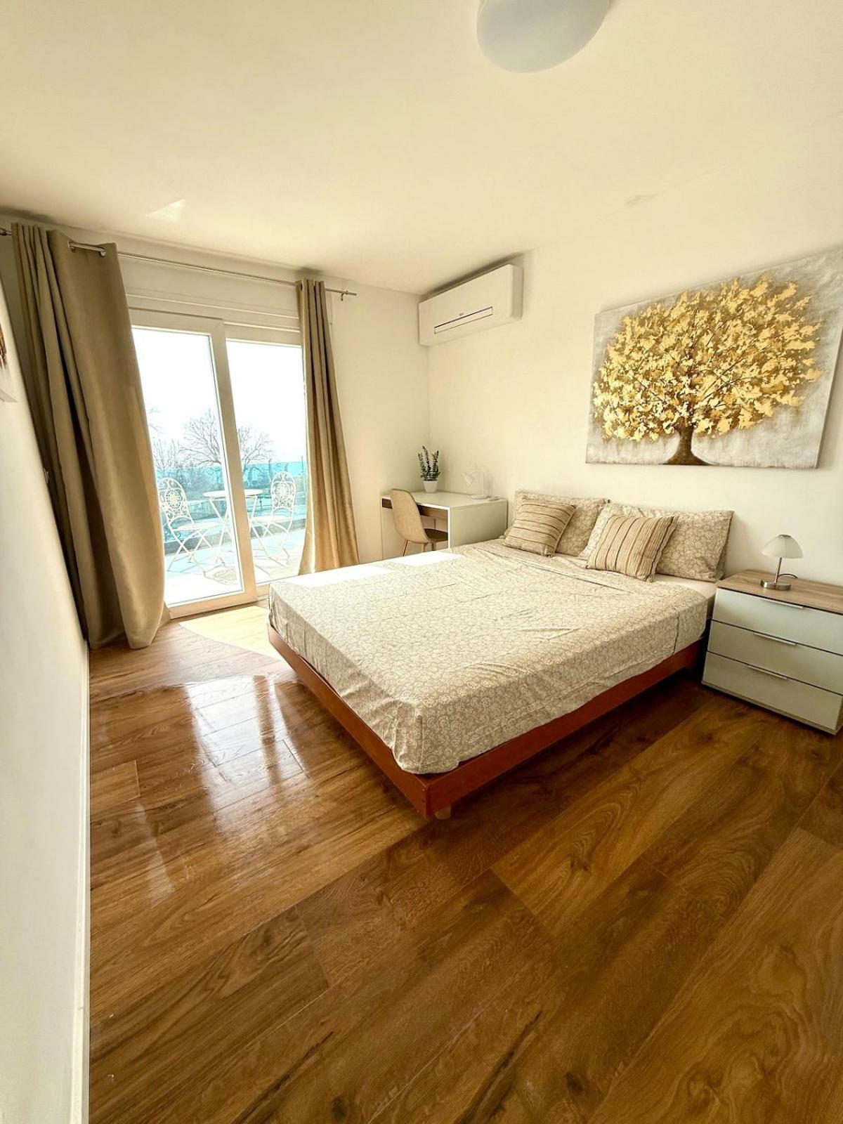 Villa New With Pool, Sea View,